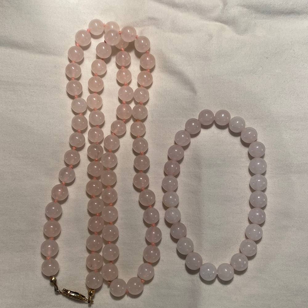 Rose quartz necklace and bracelet